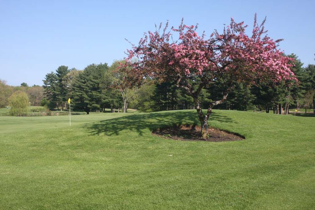 Middleton Golf Course | 105 S Main St, Middleton, MA 01949 | Phone: (978) 774-4075