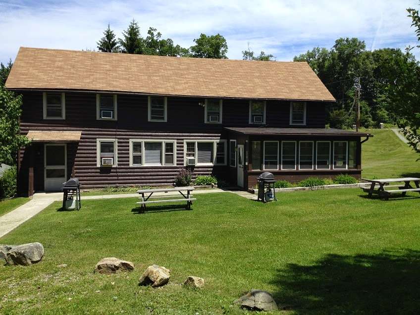 Willow Lake Farms Vacation Homes | 4 Willow Lake Dr, Fishkill, NY 12524, USA | Phone: (914) 475-5254