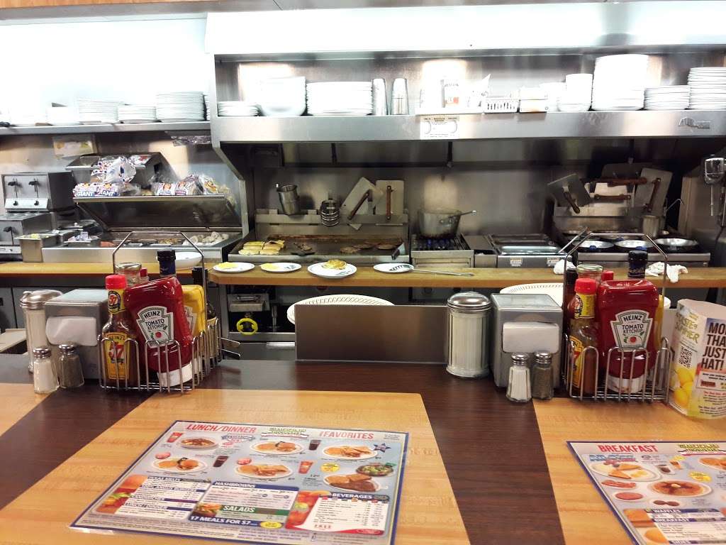 Waffle House | 4690 Seven Dwarfs Ln, Kissimmee, FL 34746, USA | Phone: (407) 396-2241