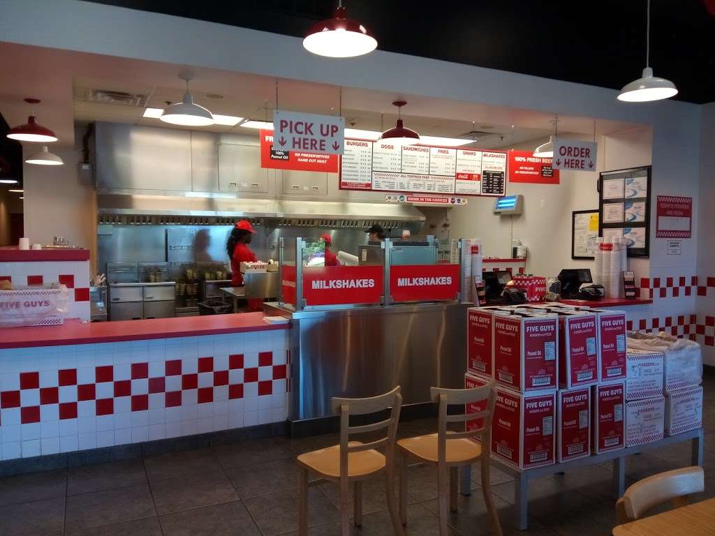 Five Guys | 570 Celebrate Virginia Pkwy, Fredericksburg, VA 22406, USA | Phone: (540) 752-4290