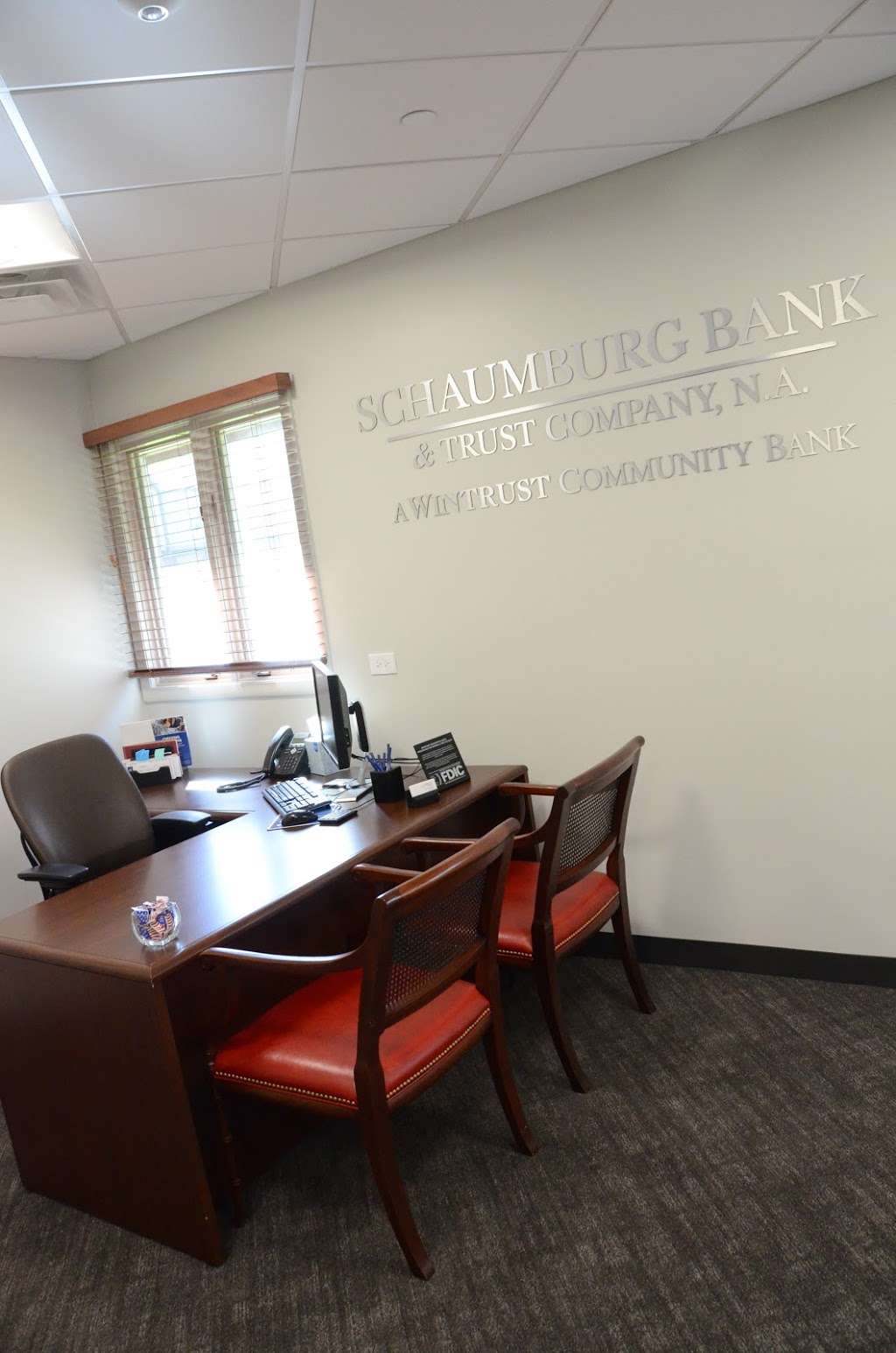 Schaumburg Bank & Trust | 350 W Schaumburg Rd, Schaumburg, IL 60194, USA | Phone: (847) 427-7808