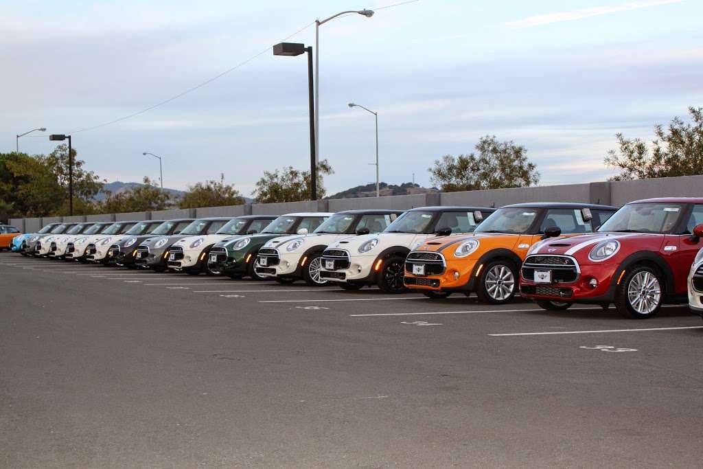 MINI of Marin | 5880 Paradise Dr, Corte Madera, CA 94925 | Phone: (415) 887-2194