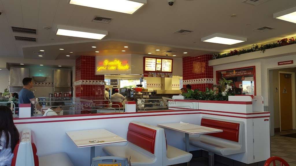 In-N-Out Burger | 216 Vintage Way, Novato, CA 94945, USA | Phone: (800) 786-1000