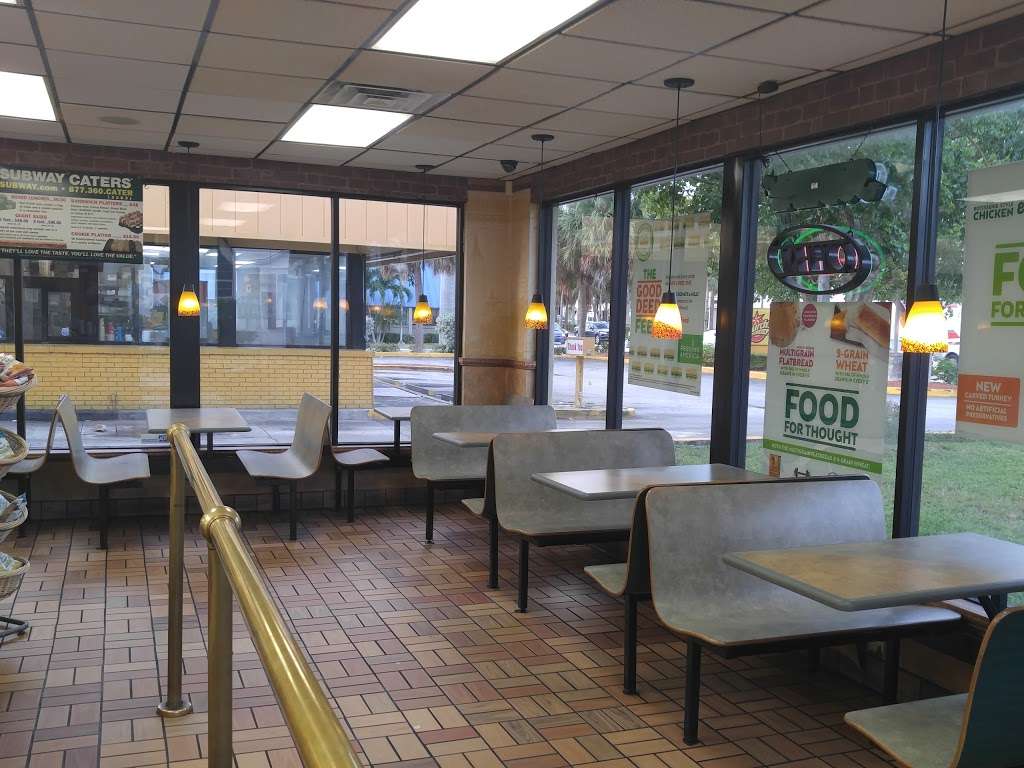 Subway Restaurants | 137 S Federal Hwy, Dania Beach, FL 33004, USA | Phone: (954) 921-5096