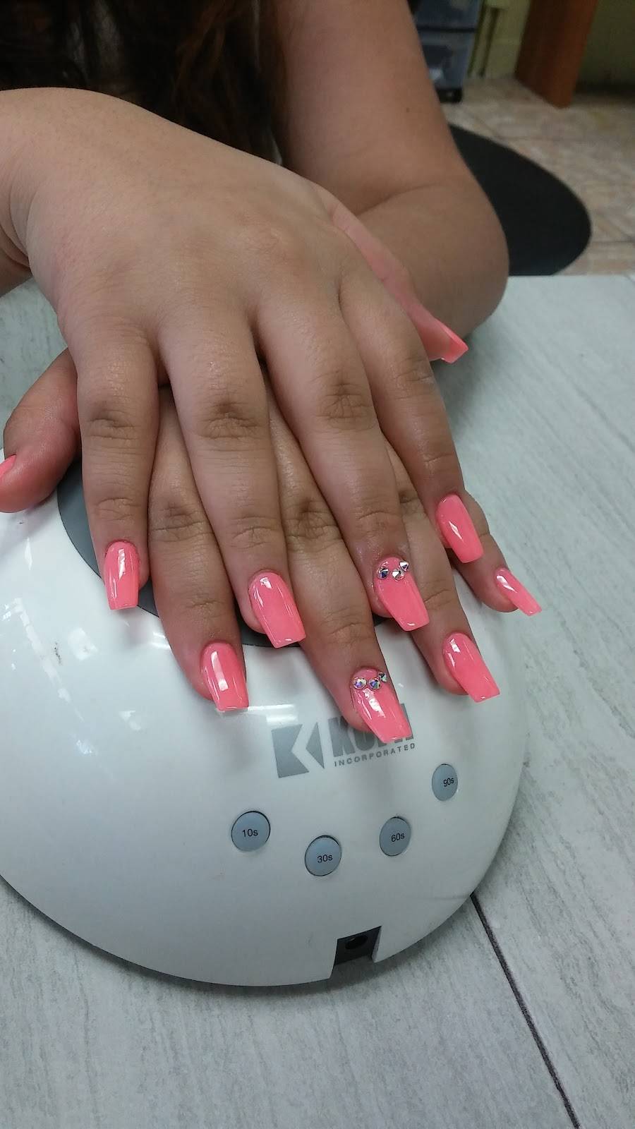 Esmeraldas Beauty Salon | 2001 N Britain Rd, Irving, TX 75061, USA | Phone: (972) 871-9918