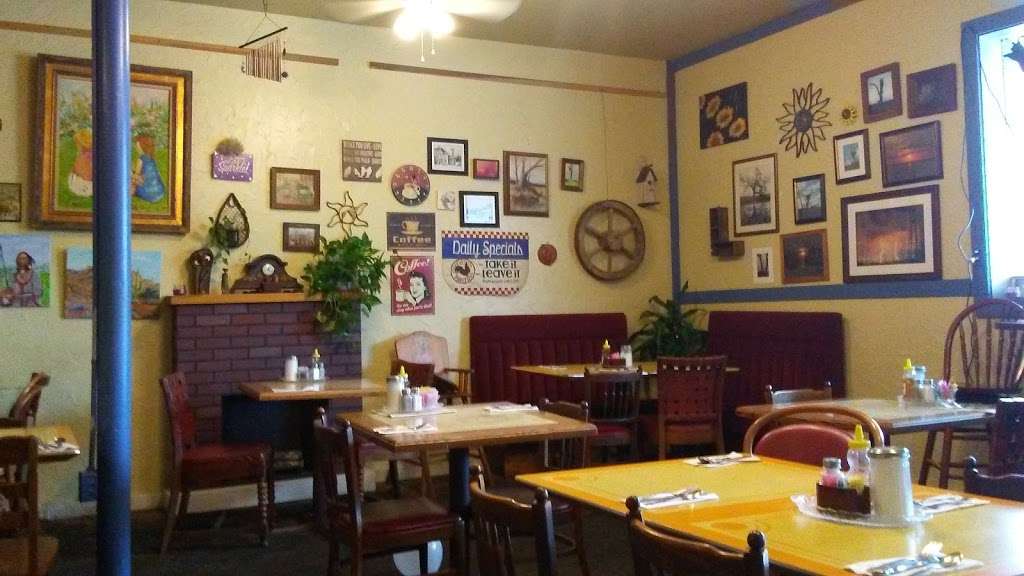 Wandas Roadside Cafe | 33080 W 83rd St, De Soto, KS 66018, USA | Phone: (913) 586-5063