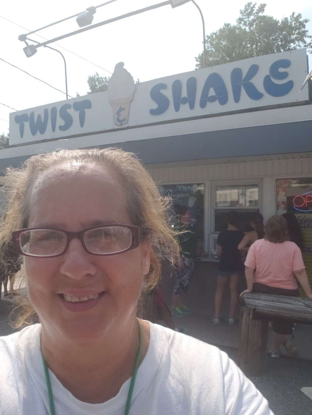 Twist & Shake | 243 S Main St, New City, NY 10956, USA | Phone: (845) 638-3264