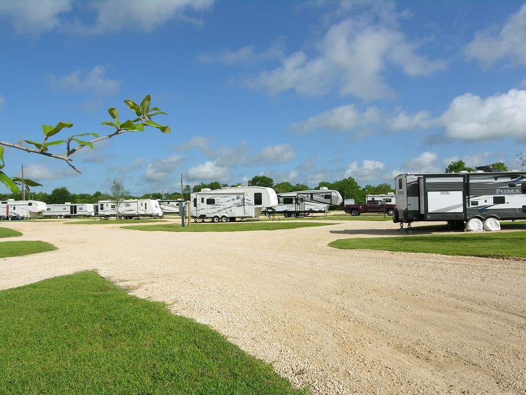 Happy Camp RV Park-Campground Hookups|Freeport tx|Clute|Lake Jac | 14095 TX-288 Business, Angleton, TX 77515, USA | Phone: (979) 849-5740