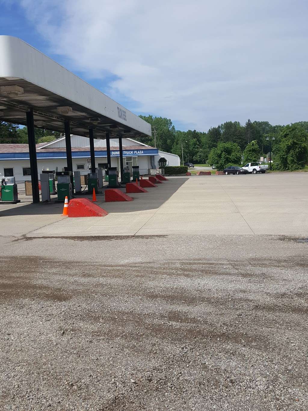 Marathon Gas | DUNES TRUCK PLAZA, 6276 Sawyer Rd, Sawyer, MI 49125, USA | Phone: (269) 426-3246