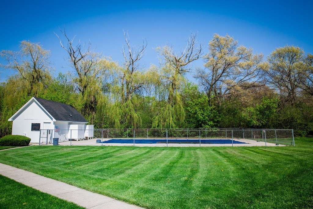 Carriage House | 4344 McClure Ave, Gurnee, IL 60031 | Phone: (847) 244-1616