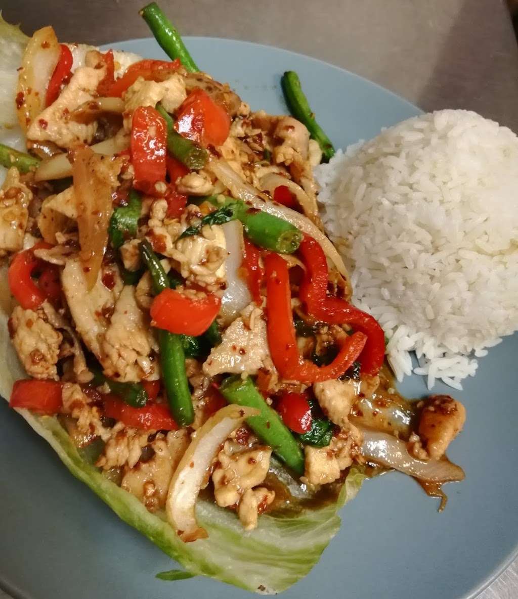 Phang Roy Thai Cuisine | 877 S Citrus Ave, Azusa, CA 91702 | Phone: (626) 966-8797