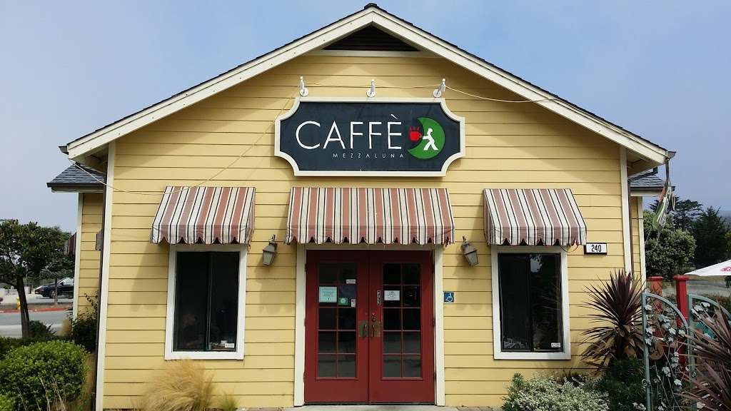 Caffé Mezza Luna | 240 Capistrano Rd, Half Moon Bay, CA 94019, USA | Phone: (650) 560-0137