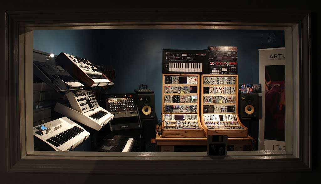 Synth City | 4727 N Damen Ave, Chicago, IL 60625, USA | Phone: (773) 878-8616