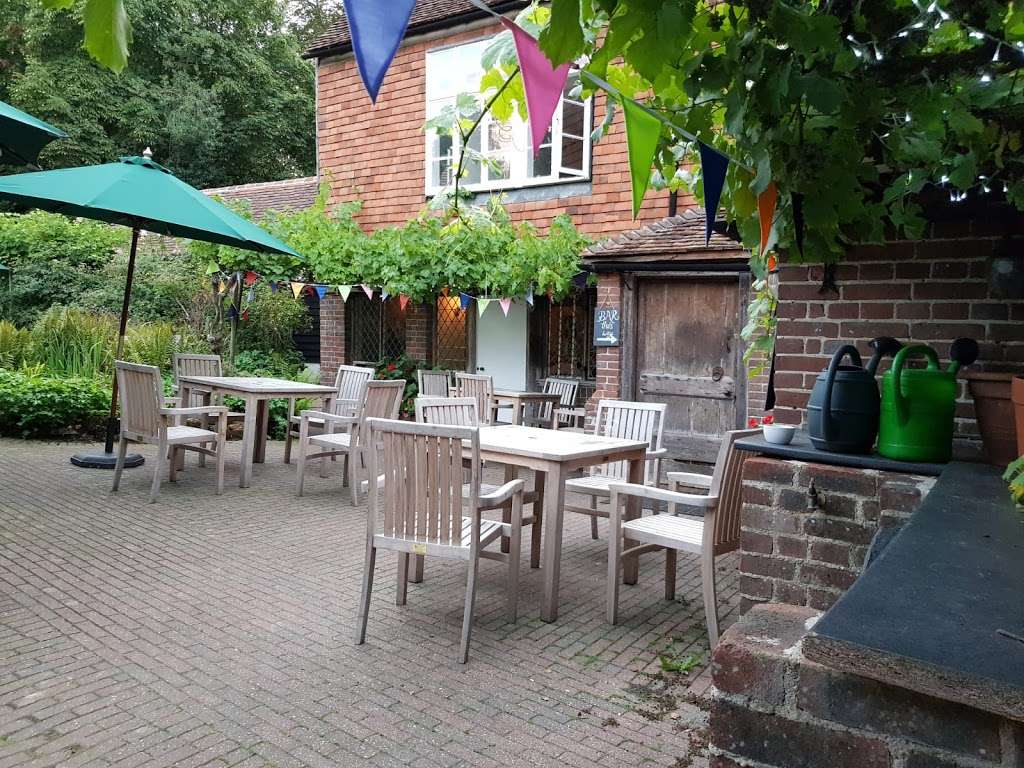 The Castle Inn Pub | Chiddingstone Road, Chiddingstone TN8 7AH, UK | Phone: 01892 870371