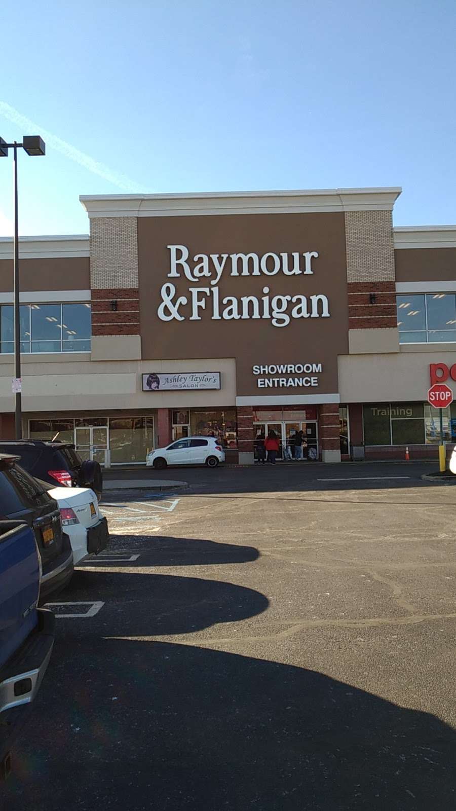 Raymour & Flanigan Furniture and Mattress Store | 2795 Richmond Ave, Staten Island, NY 10314, USA | Phone: (718) 303-3568