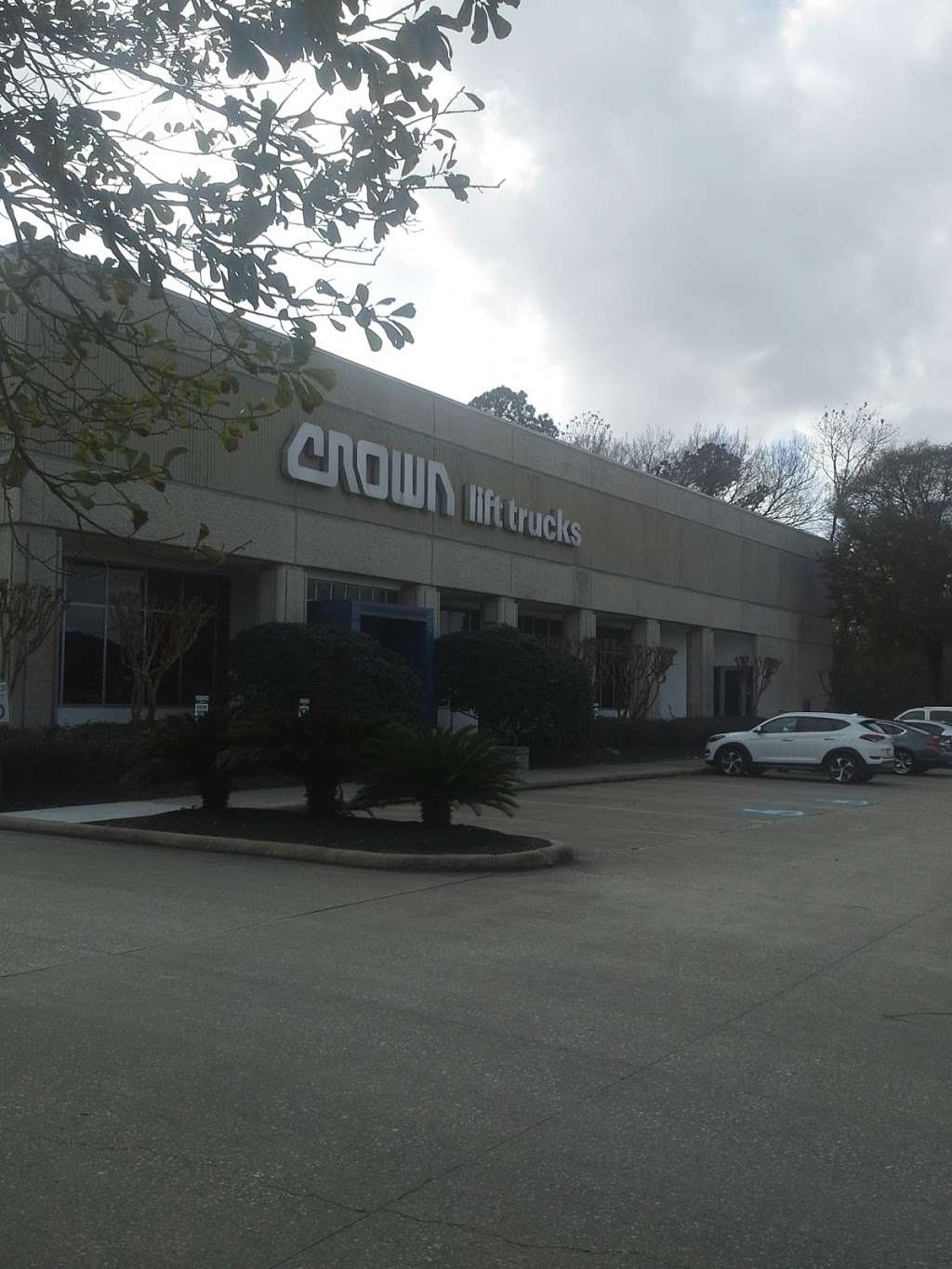 Crown Lift Trucks | 1650 N Sam Houston Pkwy E, Houston, TX 77032 | Phone: (281) 985-0300