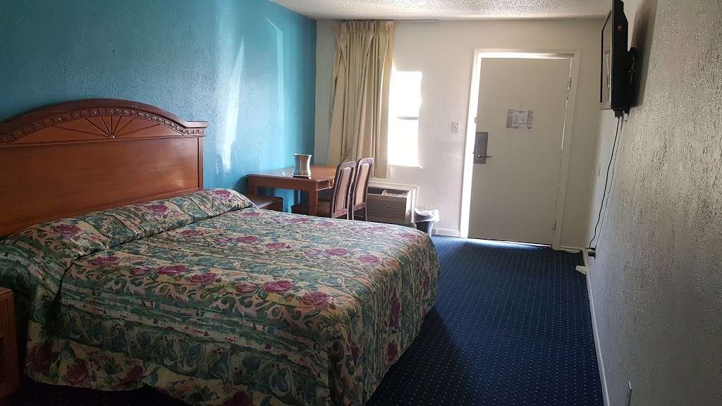 Embassy motel | 6123 S R L Thornton Fwy, Dallas, TX 75232, USA | Phone: (214) 371-7519