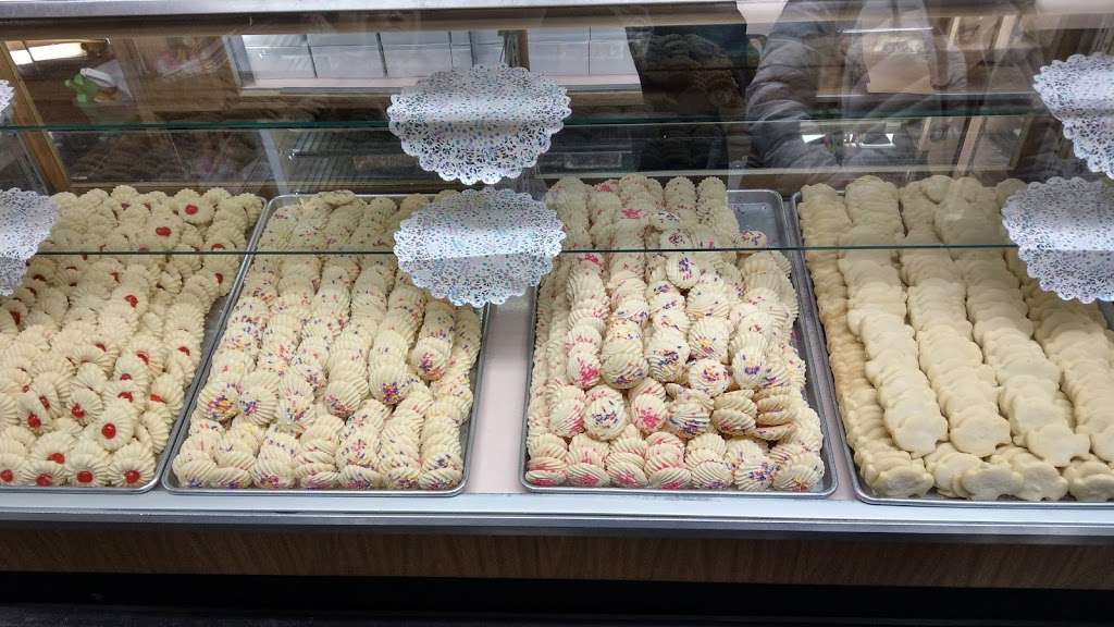 Stocks Bakery | 2614 E Lehigh Ave, Philadelphia, PA 19125, USA | Phone: (215) 634-7344