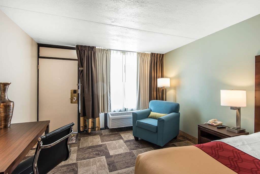 Econo Lodge Oak Grove-Blue Springs | 410 SE 1st St, Oak Grove, MO 64075, USA | Phone: (816) 690-3681