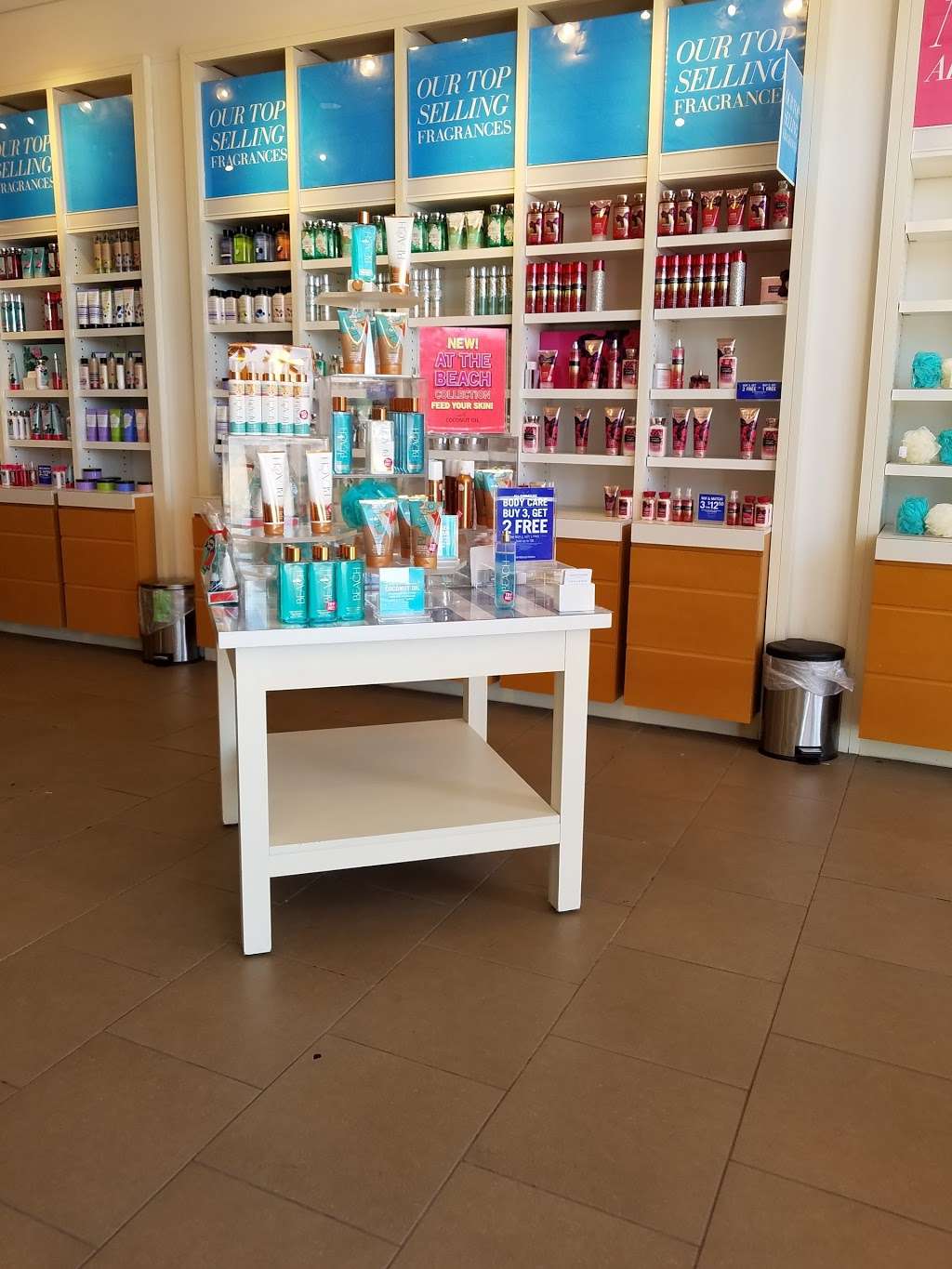 Bath & Body Works | 1630 Orchard Gateway Blvd, North Aurora, IL 60542 | Phone: (630) 907-0329