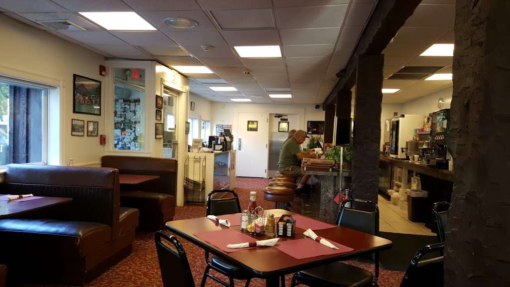 Trolley Shops Restaurant | 257 E Central Ave, Bangor, PA 18013, USA | Phone: (610) 599-1962