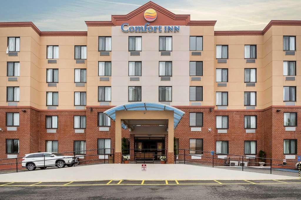 Comfort Inn Staten Island | 310 Wild Ave, Staten Island, NY 10314, USA | Phone: (718) 370-8555