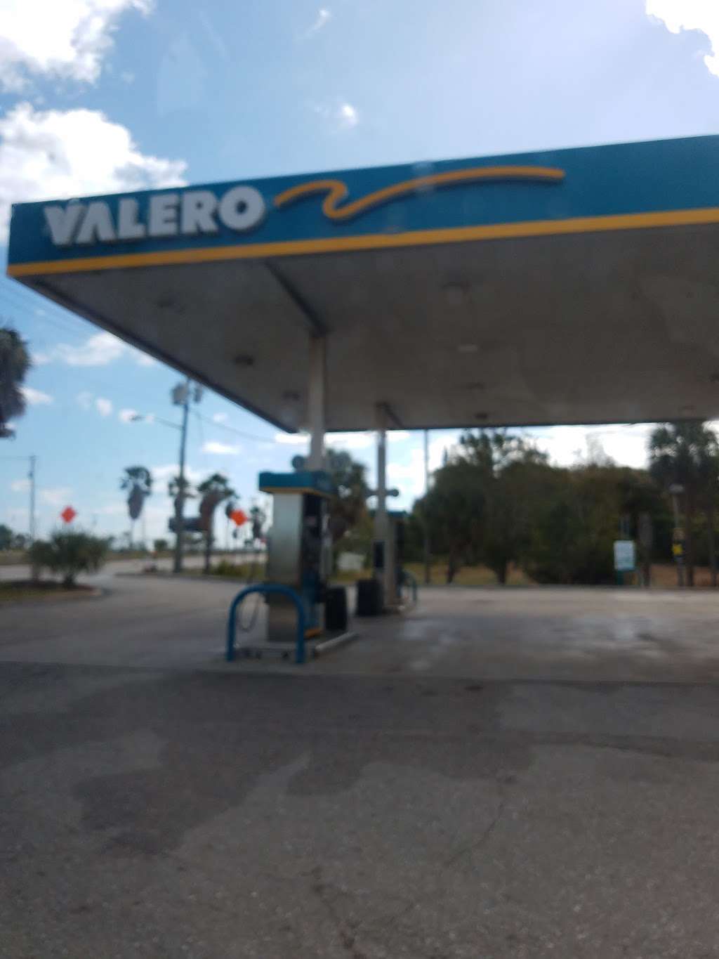Hypoluxo Valero | 1980 Hypoluxo Rd, Lake Worth, FL 33462, USA | Phone: (561) 588-9427