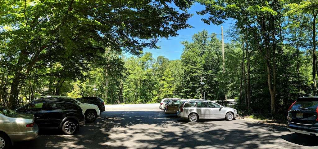 Parking Area Hemlock Falls | South Orange, NJ 07079