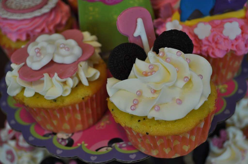 Madame Cupcake Shop | 61 Laurel Ave, Kingston, NJ 08528, USA | Phone: (609) 955-0076