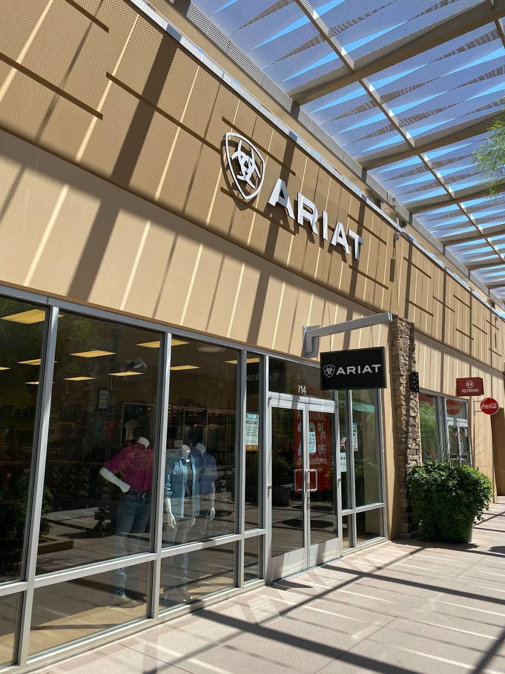 Ariat Outlet | 4976 Premium Outlets Way #714, Chandler, AZ 85226, USA | Phone: (480) 569-1224