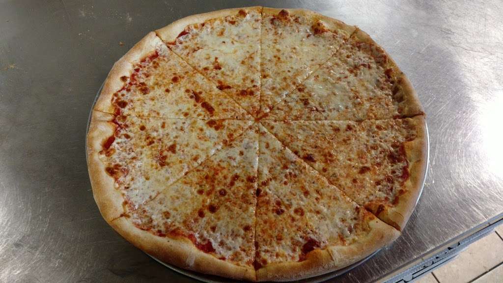 Bovinos Pizzeria | 331 N Courtland St, East Stroudsburg, PA 18301, USA | Phone: (570) 424-7499