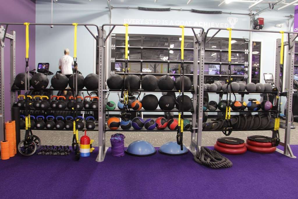 Anytime Fitness | 13350 Lincoln Plaza Way, Cedar Lake, IN 46303, USA | Phone: (219) 232-6770