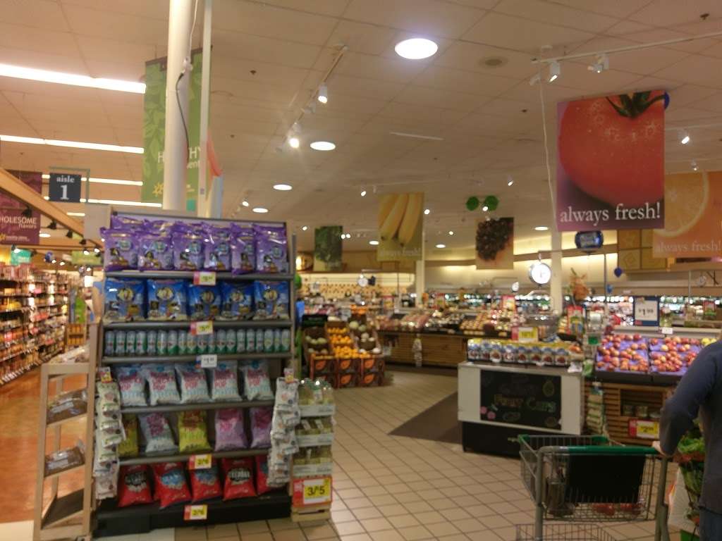 GIANT Food Stores | 2910 Springfield Rd, Broomall, PA 19008, USA | Phone: (610) 355-7717