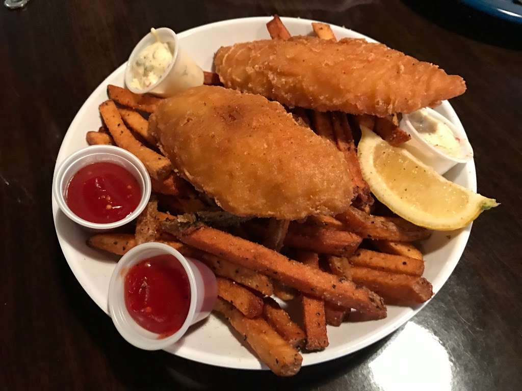 DMK Burger Bar | 600 E Grand Ave, Chicago, IL 60611, USA | Phone: (312) 624-8017