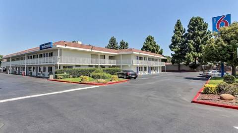 Motel 6 San Jose, CA - South | 2560 Fontaine Rd, San Jose, CA 95121, USA | Phone: (408) 270-3131