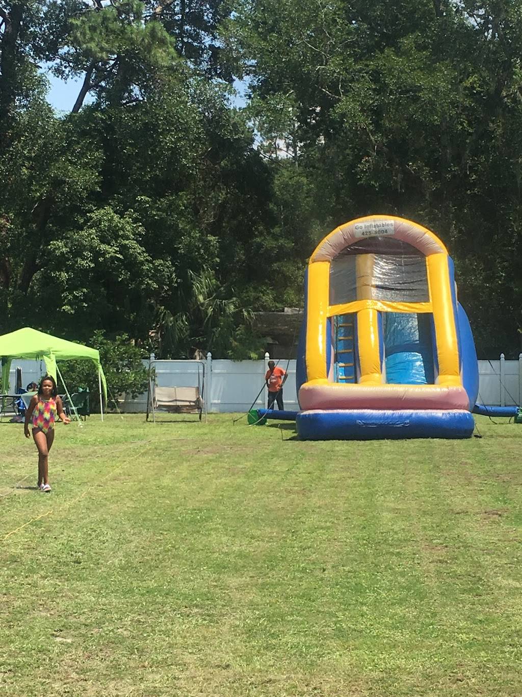 Go Inflatables | 6615 N Main St, Jacksonville, FL 32208, USA | Phone: (904) 765-5502