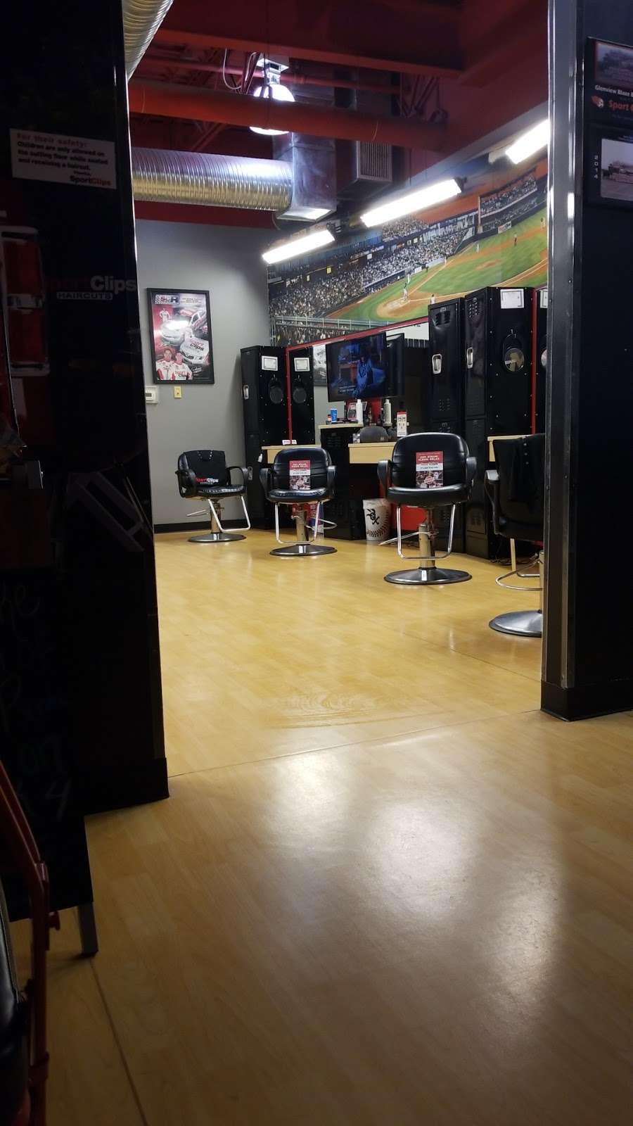 Sport Clips Haircuts of Northbrook | 984 E Willow Rd Ste. D, Northbrook, IL 60062, USA | Phone: (847) 513-6570