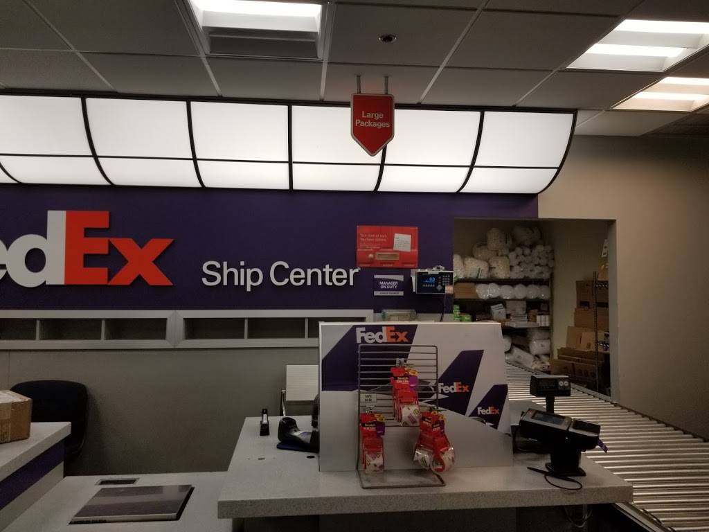 FedEx Ship Center | 1121 W Cheyenne Ave, North Las Vegas, NV 89030, USA | Phone: (800) 463-3339