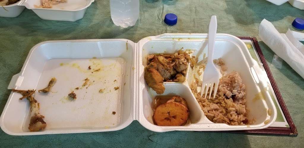 Finga Lickin Caribbean Eatery | 2838 The Plaza, Charlotte, NC 28205, USA | Phone: (980) 430-5120