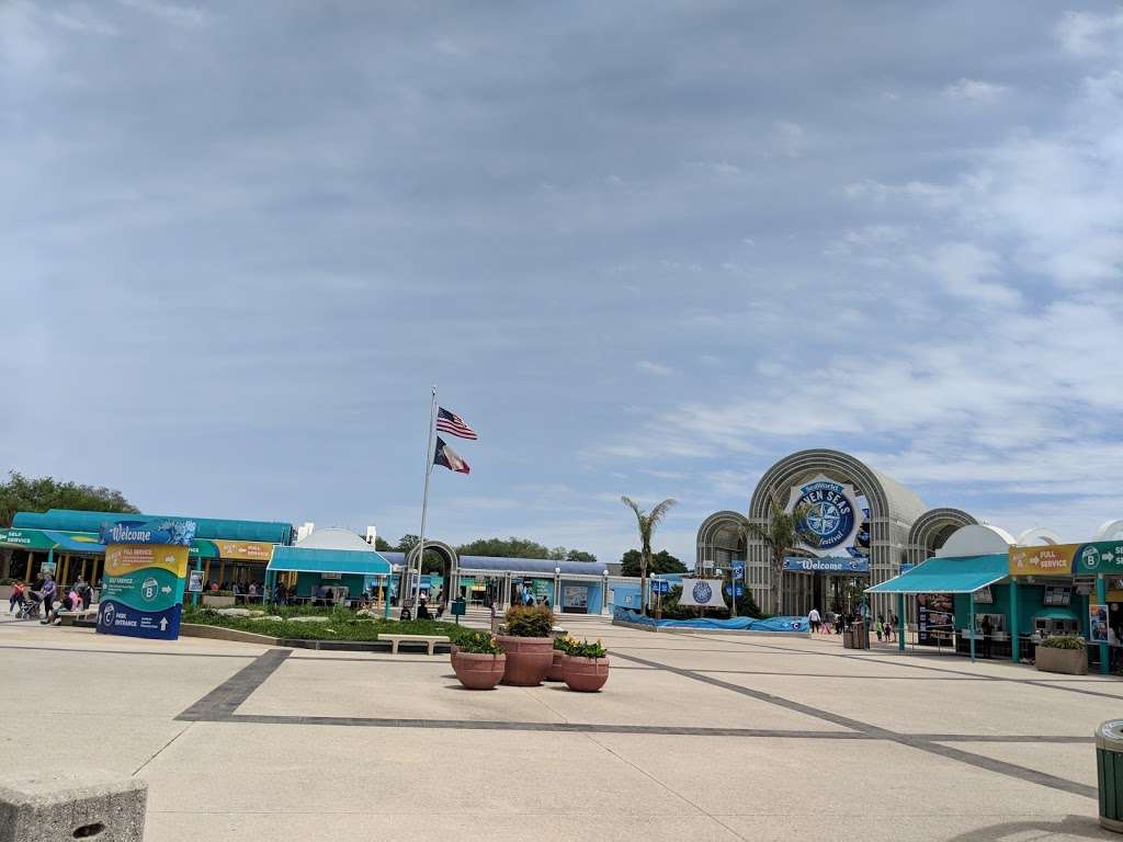 Sea World Main Entrance | San Antonio, TX 78251, USA