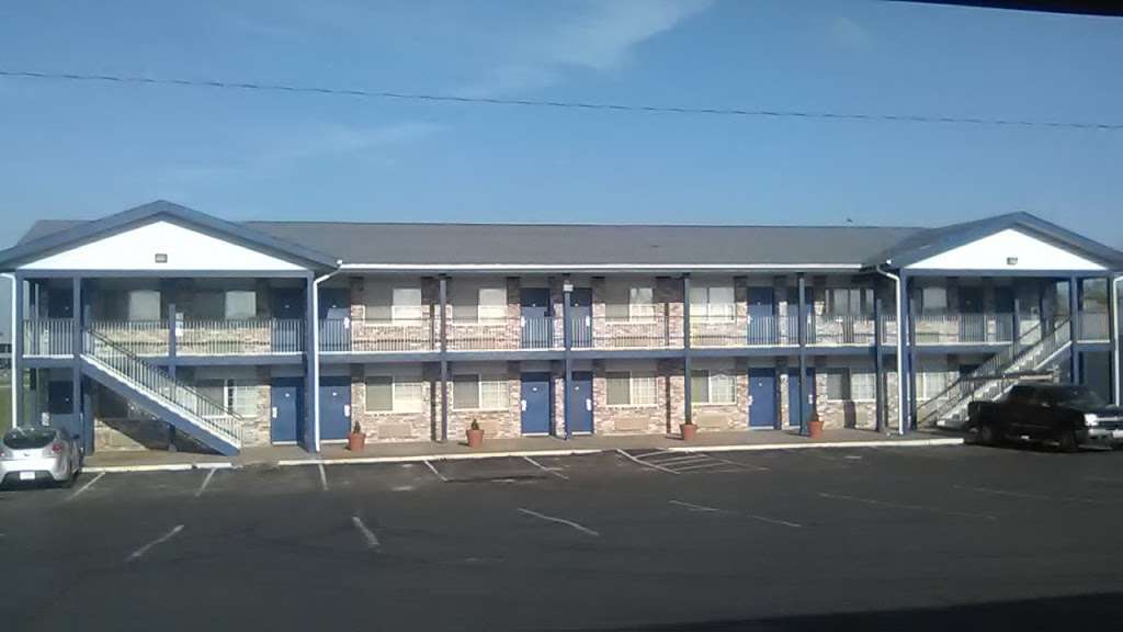 Harrisonville Inn and Suites | 2201 Rock Haven Rd, Harrisonville, MO 64701 | Phone: (816) 884-3200