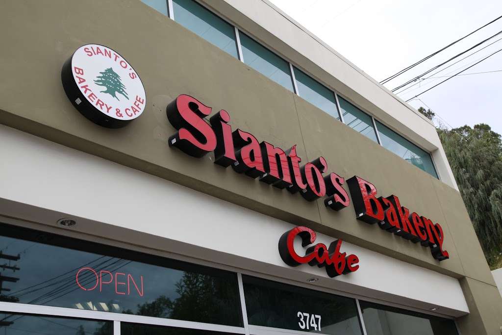 Siantos Bakery Cafe | 3747 Foothill Blvd, Glendale, CA 91214, USA | Phone: (818) 330-9919