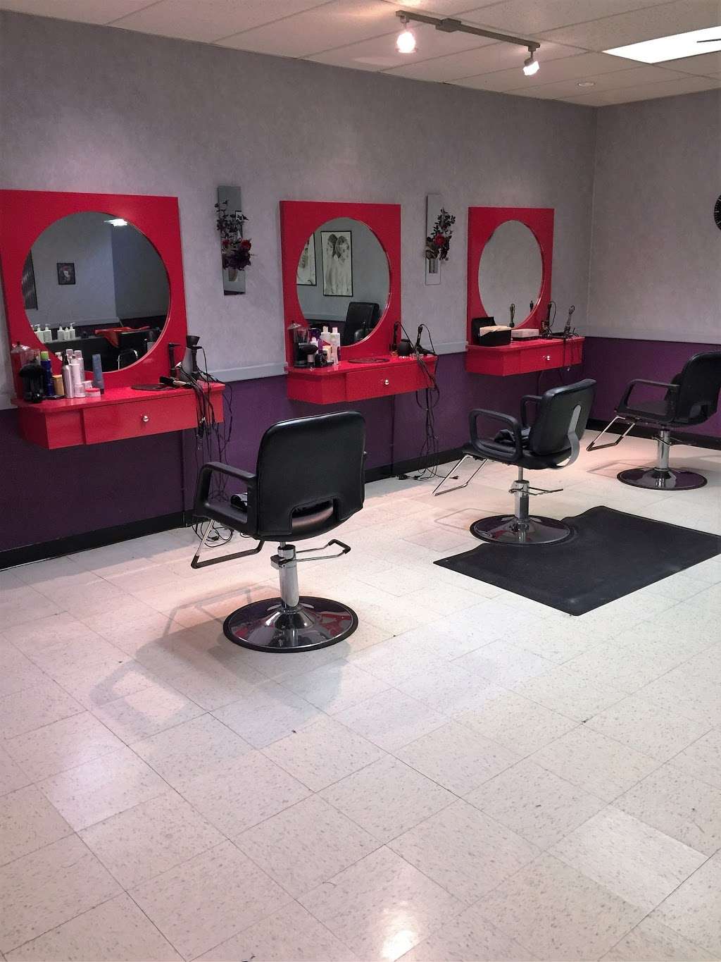 Kathleens Salon | 701 Belmont Ave, Folsom, PA 19033, USA | Phone: (610) 461-4247