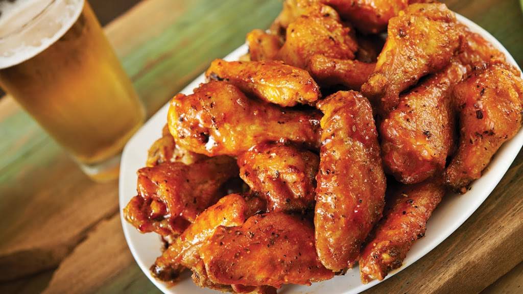 Hurricane Grill & Wings | 628-6 Atlantic Blvd, Neptune Beach, FL 32266, USA | Phone: (904) 247-3031