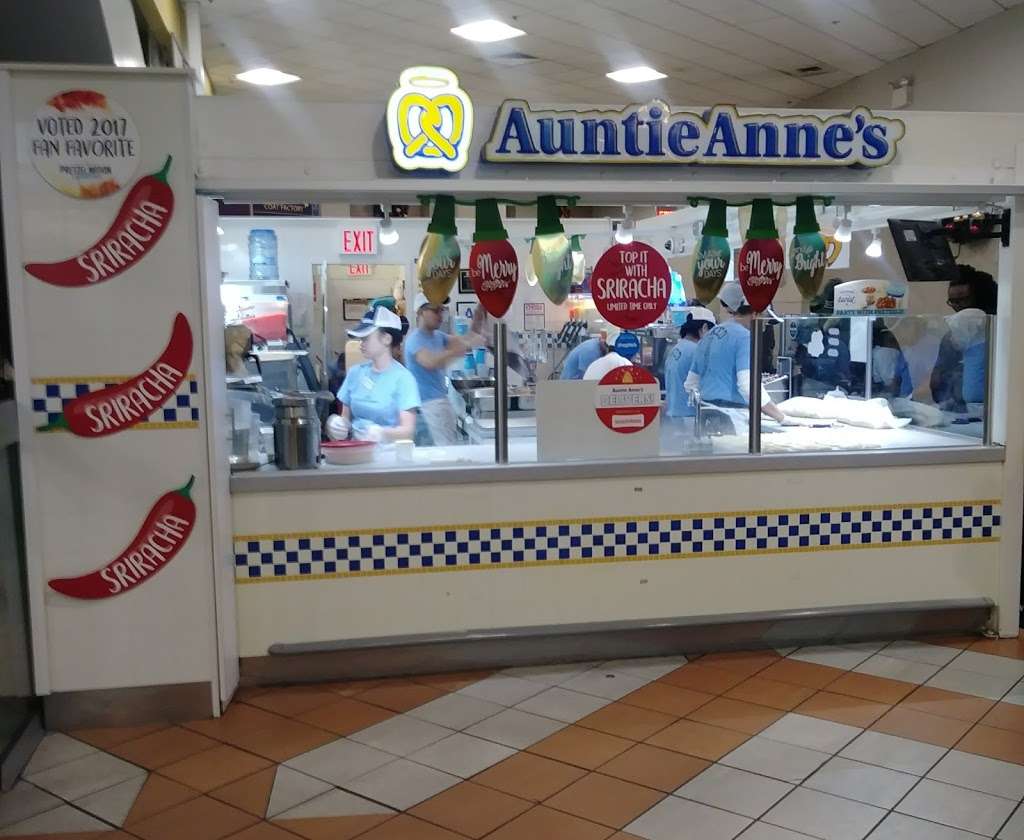 Auntie Annes | 625 Atlantic Ave, Brooklyn, NY 11217, USA | Phone: (718) 398-4390