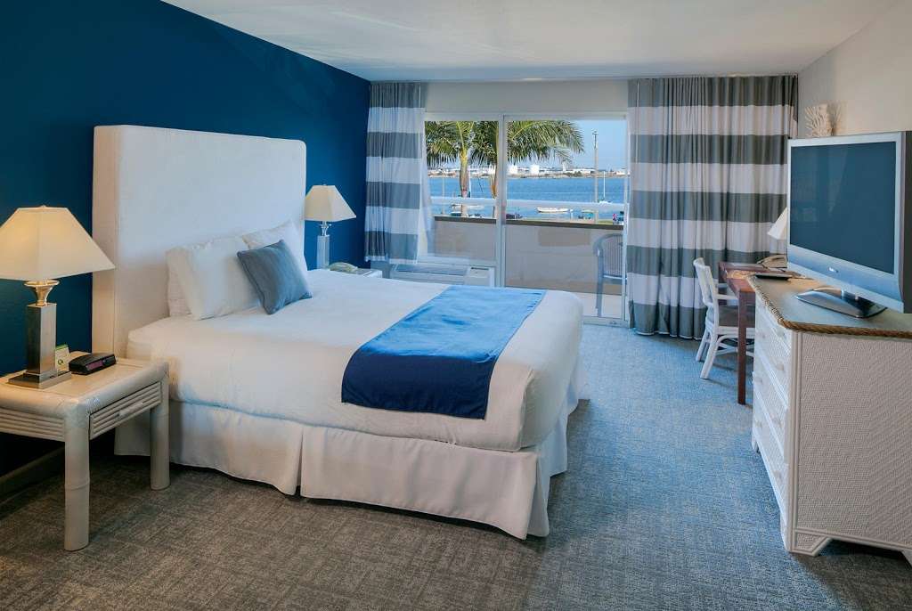 The Bay Club Hotel & Marina | 2131 Shelter Island Dr, San Diego, CA 92106, USA | Phone: (619) 224-8888