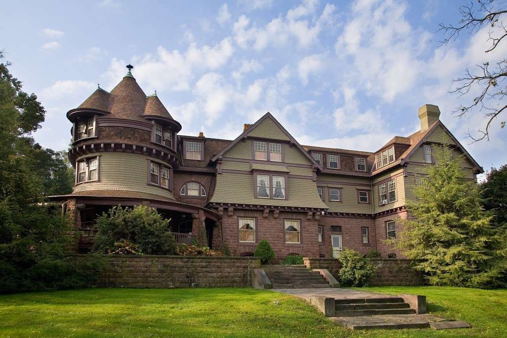 Brooke Mansion | 301 Washington St, Birdsboro, PA 19508 | Phone: (610) 582-9775