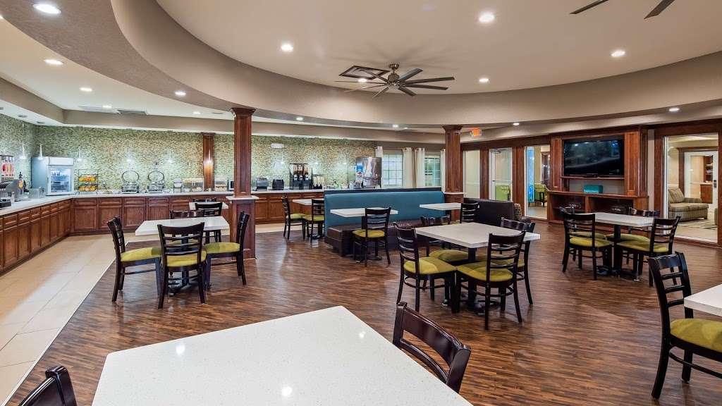 Best Western Plus Galveston Suites | 8502 Seawall Blvd, Galveston, TX 77554, USA | Phone: (409) 740-4300