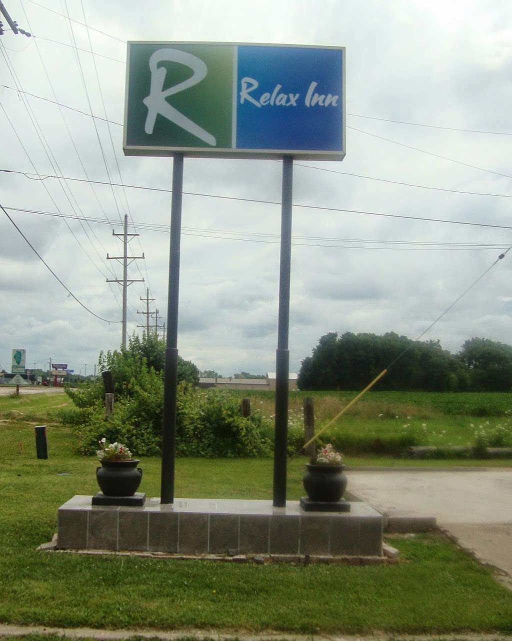 Relax Inn | 1551 IL-23, Streator, IL 61364, USA | Phone: (815) 672-3168