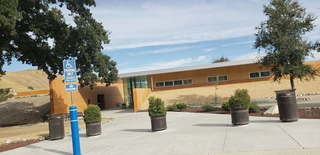 Bakersfield National Cemetery | 30338 E Bear Mountain Blvd, Arvin, CA 93203, USA | Phone: (661) 867-2250